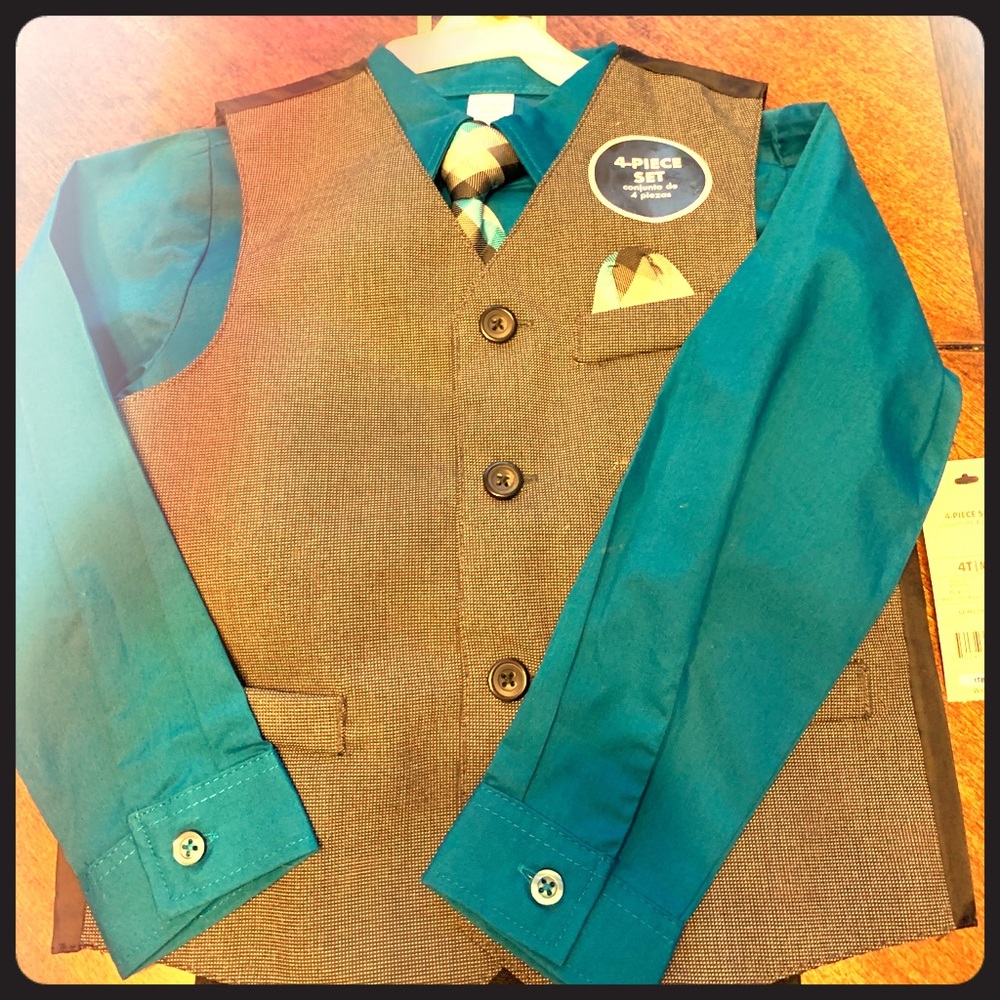 Four piece suit size 4T new with tags.